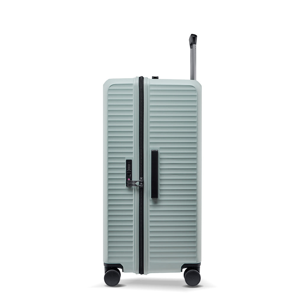 Trunk luggage, Large and deep compartment design, capable of carrying more luggage