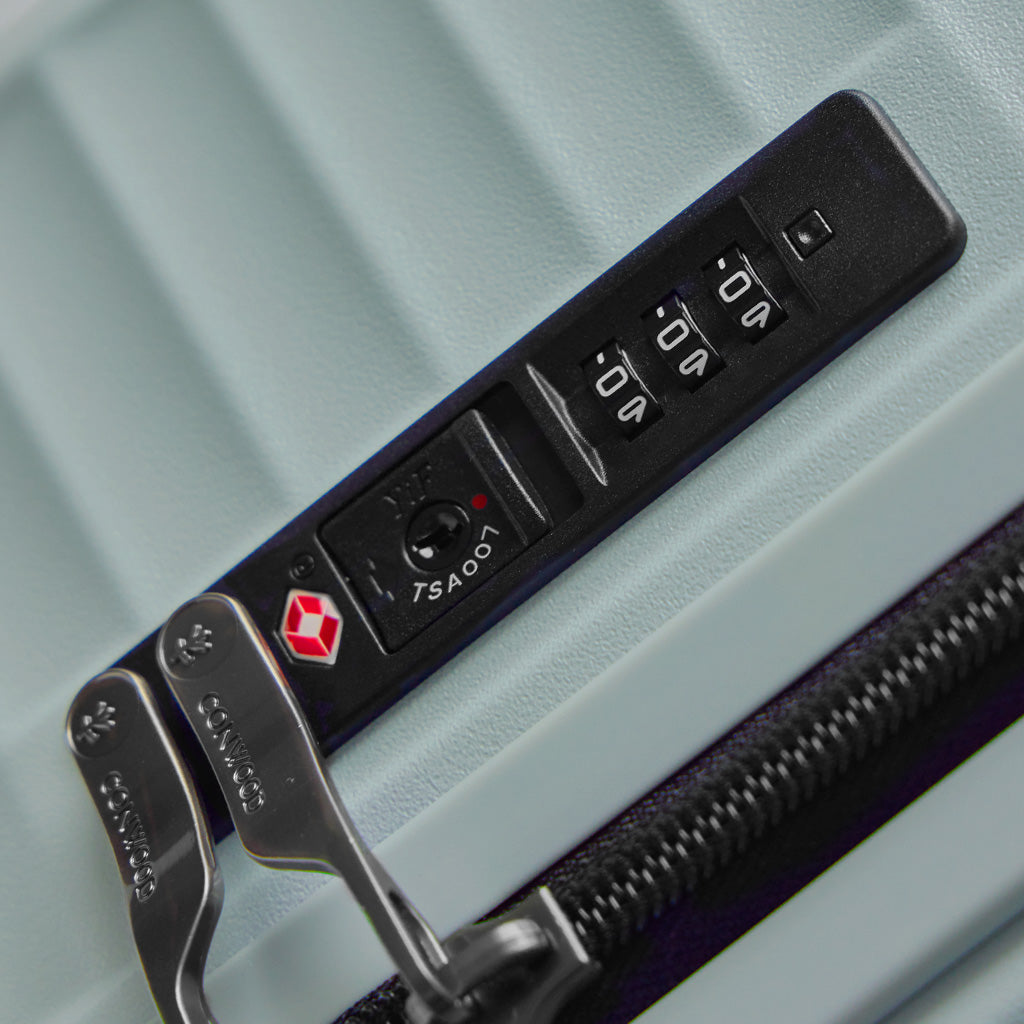 Trunk luggage, Large and deep compartment design, capable of carrying more luggage
