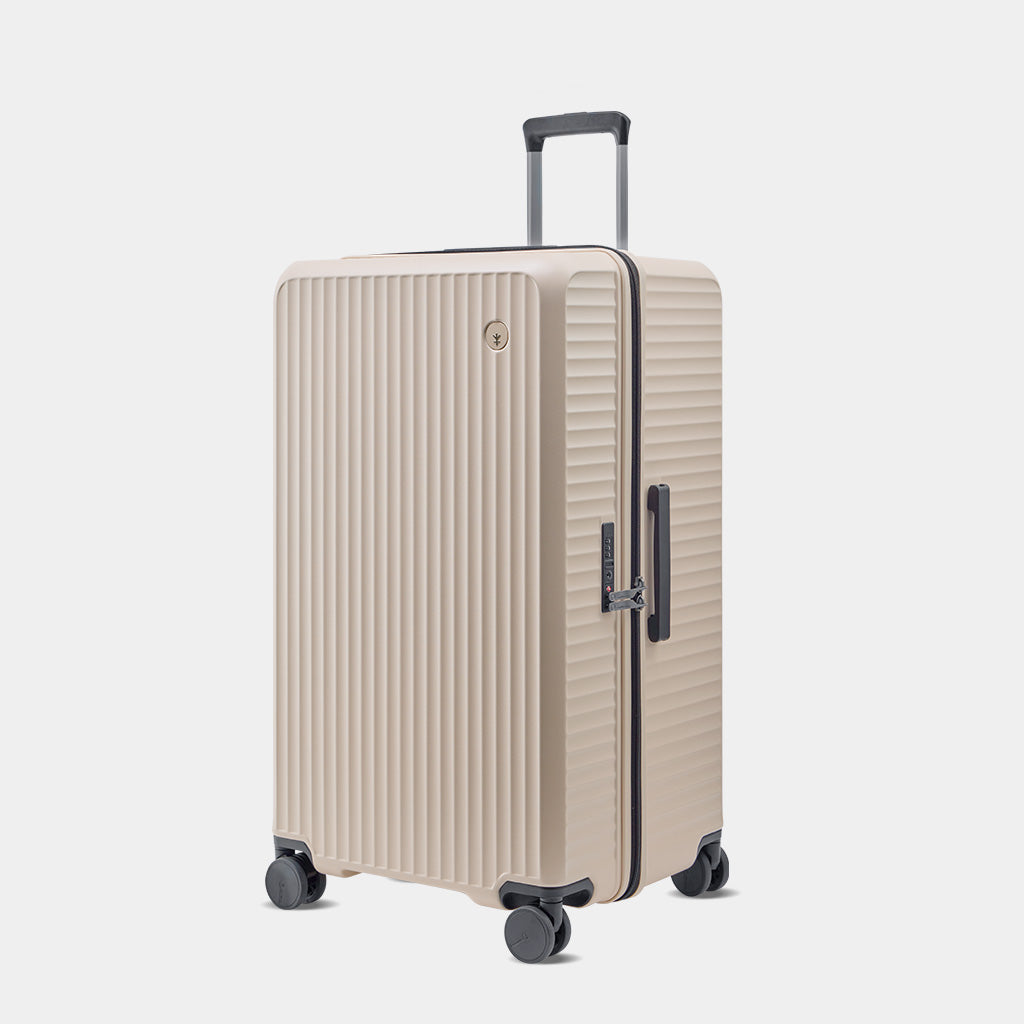 Trunk luggage, Large and deep compartment design, capable of carrying more luggage