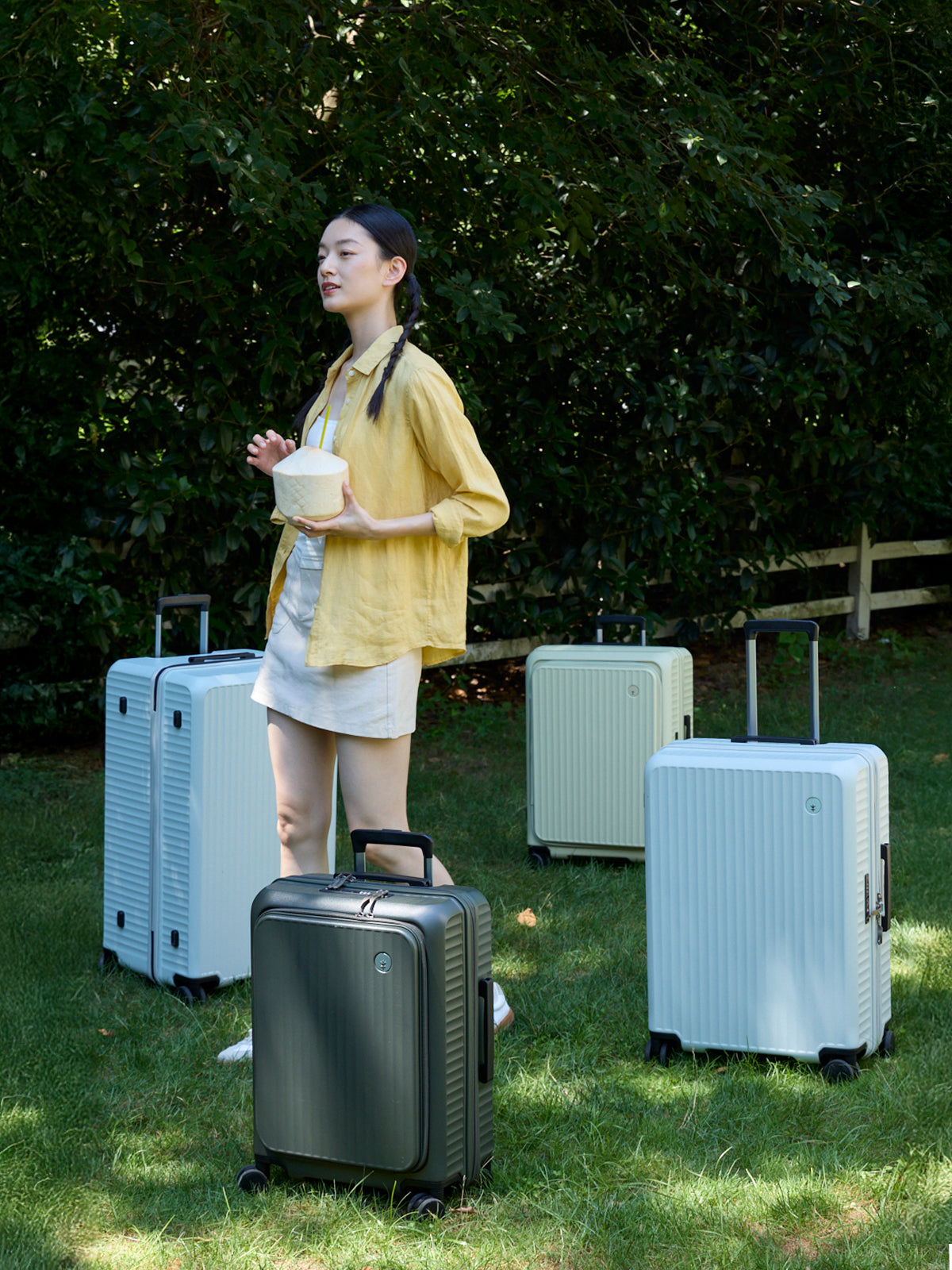 Trunk luggage, Large and deep compartment design, capable of carrying more luggage